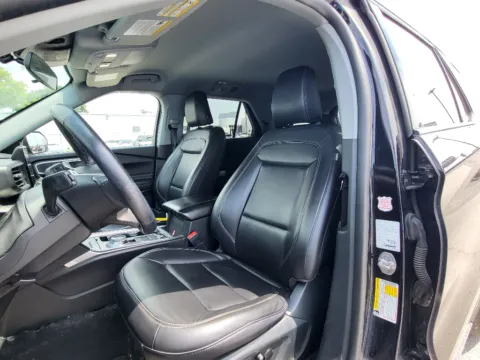 Another view of 2022 Ford Explorer XLT for sale in Terre Haute, IN at Dorsett Hyundai