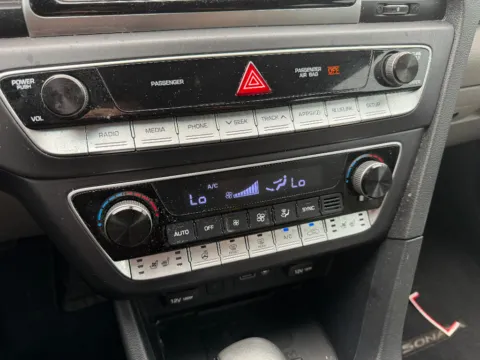 More photos of 2019 Hyundai Sonata Limited at Dorsett Hyundai, IN