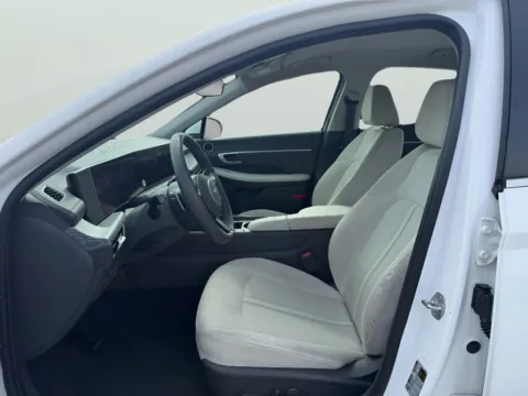 Photos of 2025 Hyundai Sonata SEL for sale in Terre Haute, IN at Dorsett Hyundai