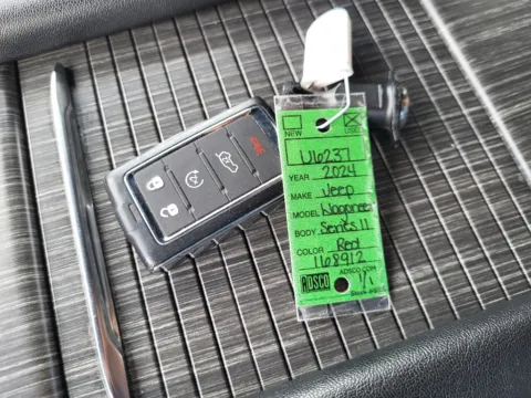 More photos of 2024 Jeep Wagoneer Series II at Dorsett Hyundai, IN