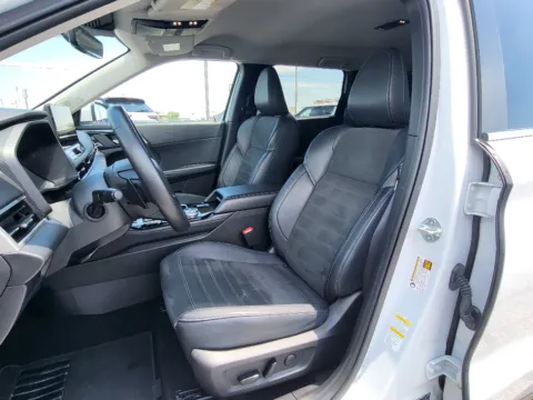 Another view of 2025 Mitsubishi Outlander SE for sale in Terre Haute, IN at Dorsett Hyundai