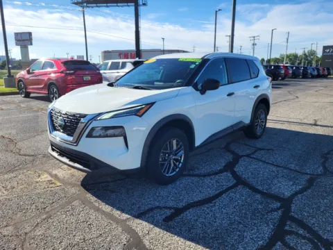 White 2021 Nissan Rogue S for sale in Terre Haute, IN