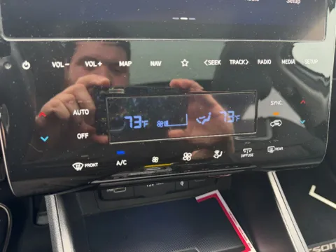 More photos of 2023 Hyundai Tucson Limited at Dorsett Hyundai, IN