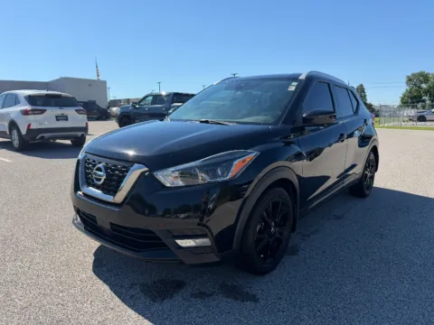 Black 2020 Nissan Kicks SR for sale in Terre Haute, IN