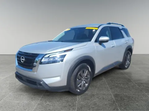 Silver 2022 Nissan Pathfinder SV for sale in Terre Haute, IN