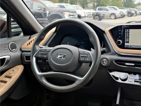 More photos of 2021 Hyundai Sonata Limited at Dorsett Hyundai, IN