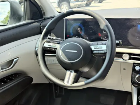 More photos of 2025 Hyundai Tucson SEL at Dorsett Hyundai, IN