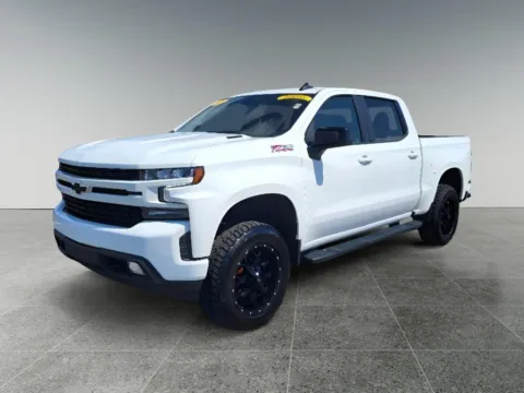 White 2022 Chevrolet Silverado 1500 RST for sale in Terre Haute, IN