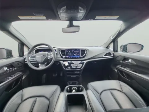 Photos of 2025 Chrysler Pacifica Select for sale in Terre Haute, IN at Dorsett Hyundai