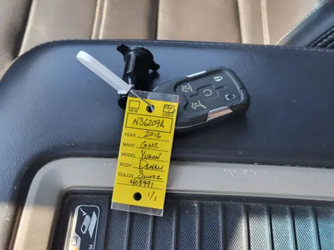More photos of 2016 GMC Yukon XL 1500 Denali at Dorsett Hyundai, IN