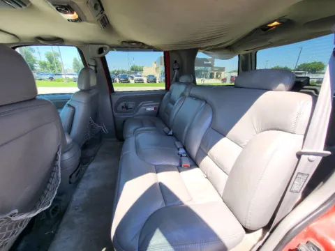 More photos of 1998 Chevrolet Tahoe LS at Dorsett Hyundai, IN