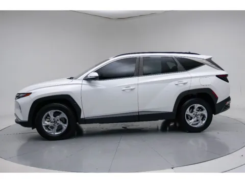 Photos of 2023 Hyundai Tucson SEL for sale in Terre Haute, IN at Dorsett Hyundai