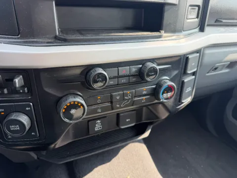 More photos of 2025 Ford F-250 Super Duty XLT at Dorsett Hyundai, IN