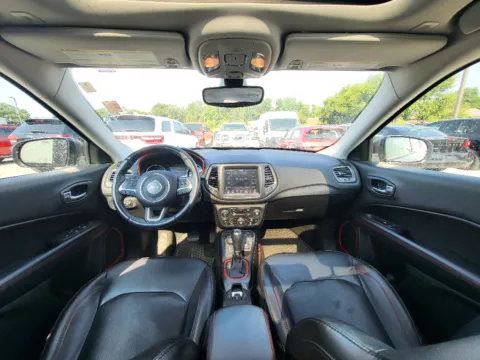 Photos of 2018 Jeep Compass Trailhawk for sale in Terre Haute, IN at Dorsett Hyundai
