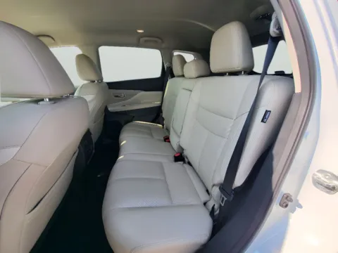 More photos of 2022 Nissan Murano SL at Dorsett Hyundai, IN