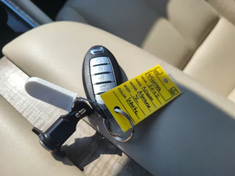 More photos of 2022 Nissan Murano SL at Dorsett Hyundai, IN