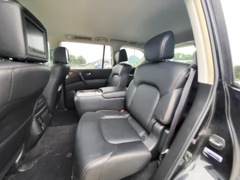 More photos of 2020 Nissan Armada Platinum at Dorsett Hyundai, IN