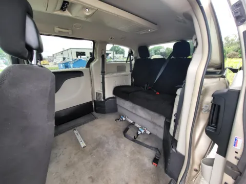 More photos of 2012 Dodge Grand Caravan Crew at Dorsett Hyundai, IN