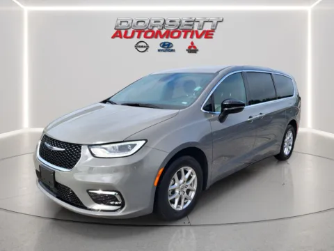 Gray 2025 Chrysler Pacifica Select for sale in Terre Haute, IN