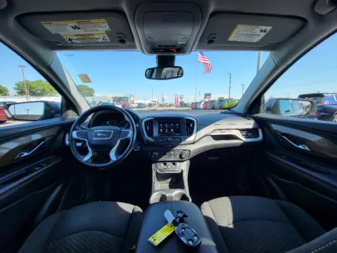 Photos of 2020 GMC Terrain SLE for sale in Terre Haute, IN at Dorsett Hyundai