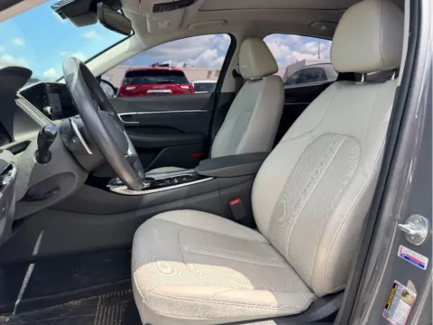 More photos of 2021 Hyundai Sonata Limited at Dorsett Hyundai, IN