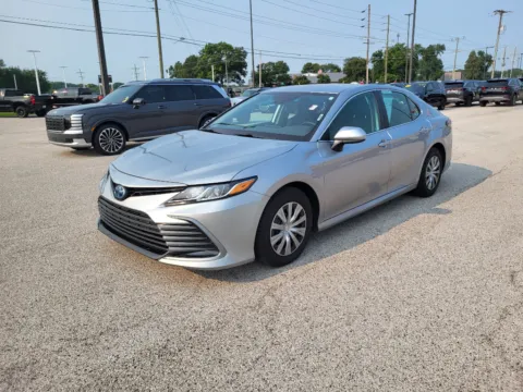 Silver 2022 Toyota Camry Hybrid Hybrid LE for sale in Terre Haute, IN