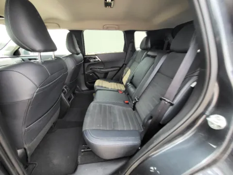 More photos of 2025 Mitsubishi Outlander SE at Dorsett Hyundai, IN