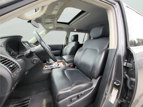 More photos of 2019 Nissan Armada Platinum at Dorsett Hyundai, IN