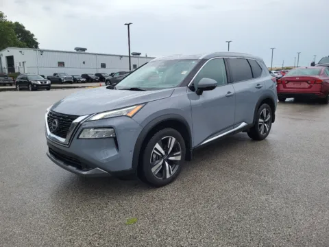 Gray 2023 Nissan Rogue SL for sale in Terre Haute, IN