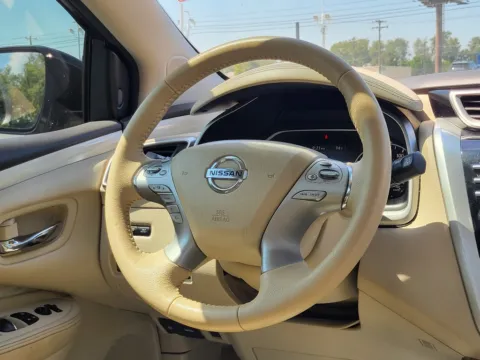 More photos of 2015 Nissan Murano SL at Dorsett Hyundai, IN