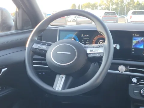 More photos of 2027 Hyundai Santa Cruz SE at Dorsett Hyundai, IN