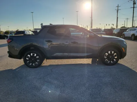 More photos of 2027 Hyundai Santa Cruz SE at Dorsett Hyundai, IN