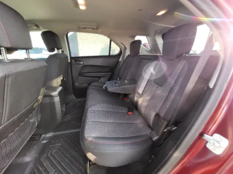 More photos of 2017 Chevrolet Equinox LT at Dorsett Hyundai, IN