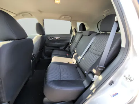 More photos of 2020 Nissan Rogue SV at Dorsett Hyundai, IN