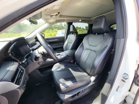 More photos of 2024 INFINITI QX60 SENSORY at Dorsett Hyundai, IN
