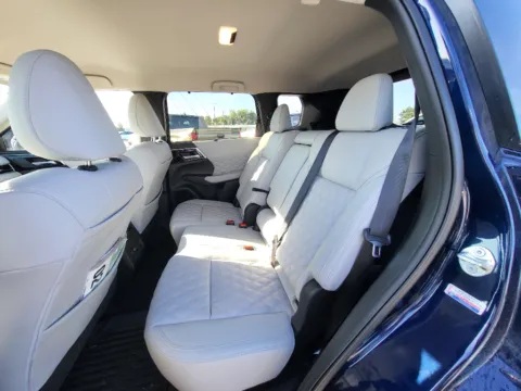 More photos of 2024 Mitsubishi Outlander SEL at Dorsett Hyundai, IN