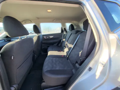 More photos of 2015 Nissan Rogue S at Dorsett Hyundai, IN