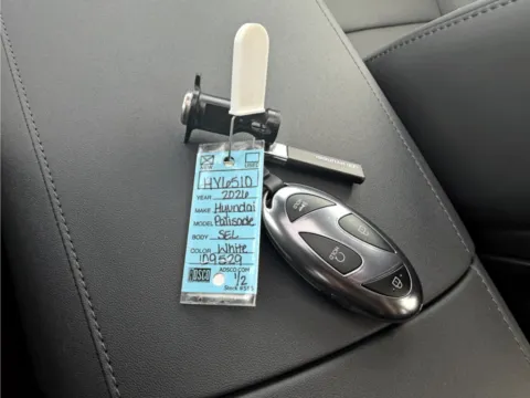 Photos of 2026 Hyundai Palisade Hybrid SEL Premium 7P for sale in Terre Haute, IN at Dorsett Hyundai