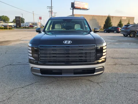 Photos of 2027 Hyundai Palisade SEL 7P for sale in Terre Haute, IN at Dorsett Hyundai