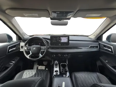 More photos of 2025 Mitsubishi Outlander SEL at Dorsett Hyundai, IN