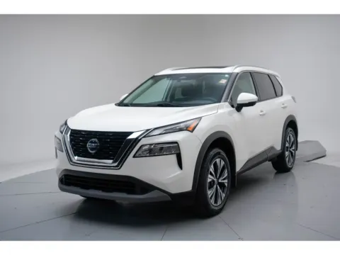 White 2021 Nissan Rogue SV for sale in Terre Haute, IN
