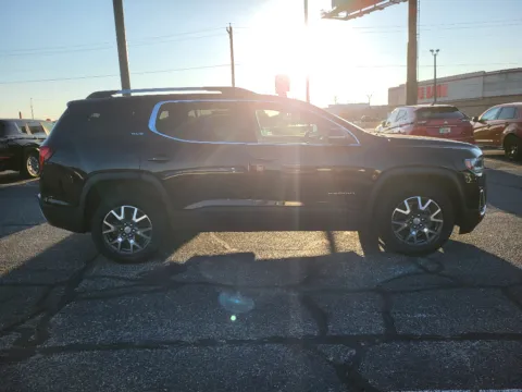 More photos of 2021 GMC Acadia SLE at Dorsett Hyundai, IN