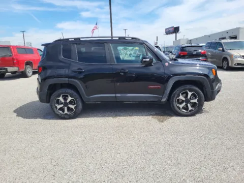 More photos of 2022 Jeep Renegade Trailhawk at Dorsett Hyundai, IN