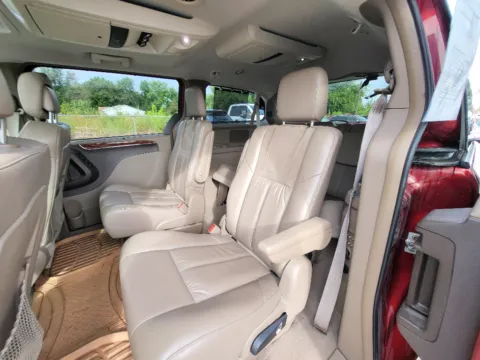 More photos of 2011 Chrysler Town & Country Limited at Dorsett Hyundai, IN
