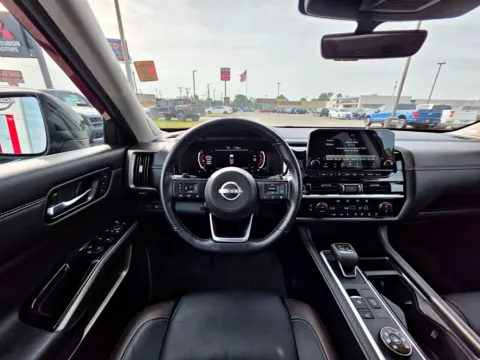 More photos of 2023 Nissan Pathfinder Platinum at Dorsett Hyundai, IN