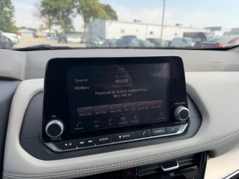 More photos of 2021 Nissan Rogue SV at Dorsett Hyundai, IN