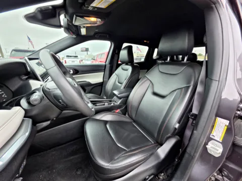 More photos of 2024 Jeep Compass Limited at Dorsett Hyundai, IN