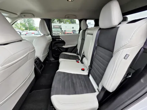 More photos of 2025 Mitsubishi Outlander SE at Dorsett Hyundai, IN