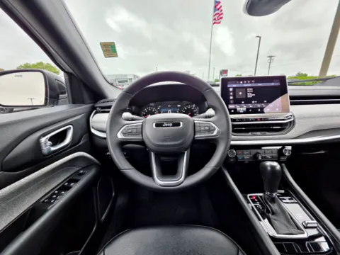 More photos of 2024 Jeep Compass Latitude at Dorsett Hyundai, IN