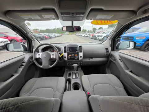 Photos of 2017 Nissan Frontier SV V6 for sale in Terre Haute, IN at Dorsett Hyundai
